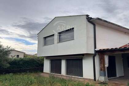 Cluster house for sale in Aras, Navarra (Nafarroa). 