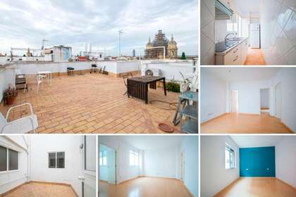 Flat for sale in Sevilla. 